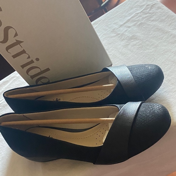 Life Stride Black Textured Flats Size 7 - Picture 1 of 12
